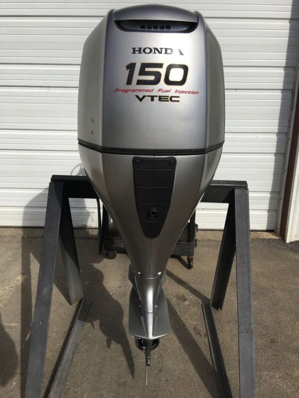 2006 Honda 150 HP 4-Cyl EFI 4-Stroke 25"(X) Counter Rotation Outboard Motor